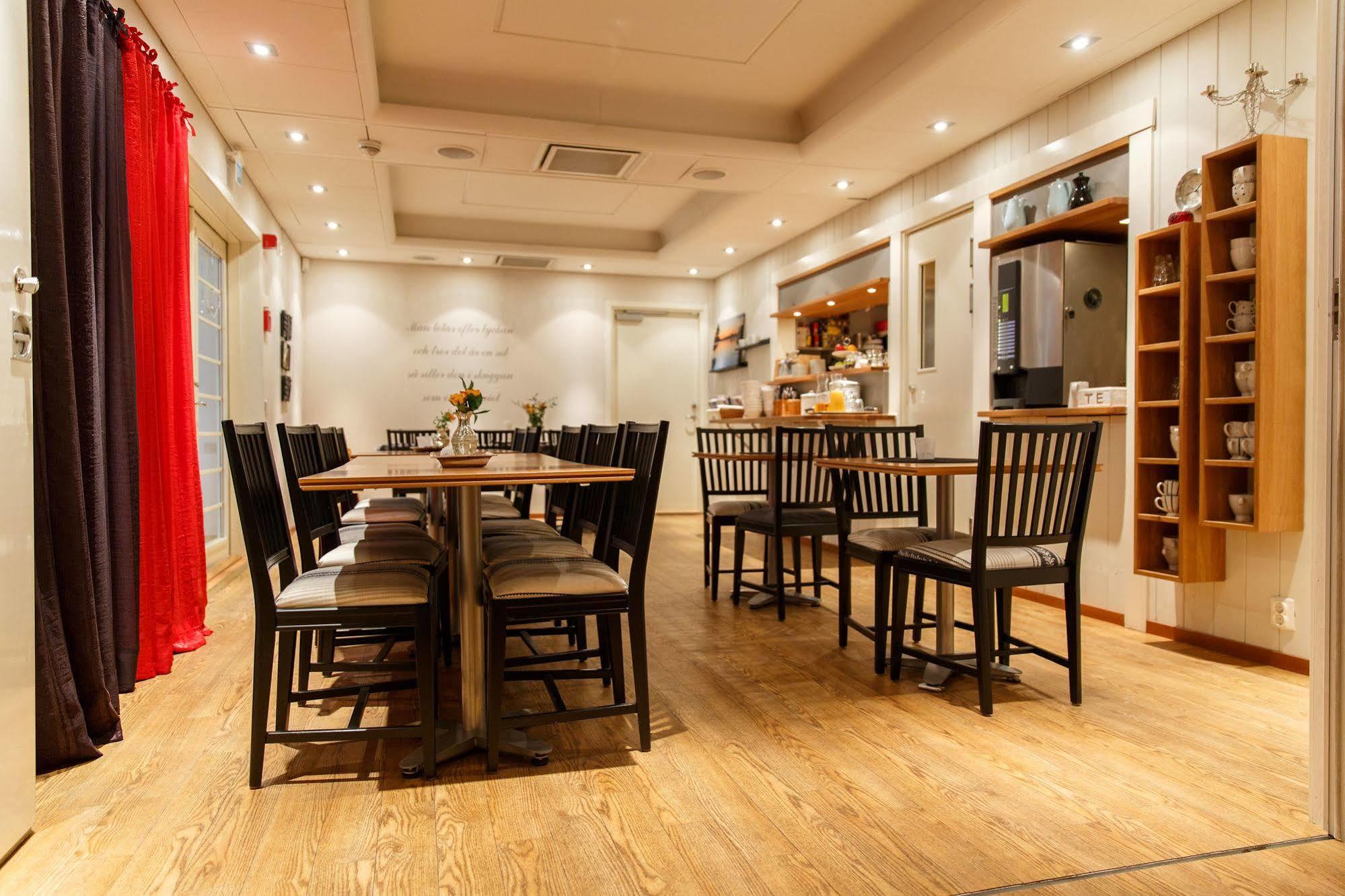 Hotell Pilen Umea Ngoại thất bức ảnh